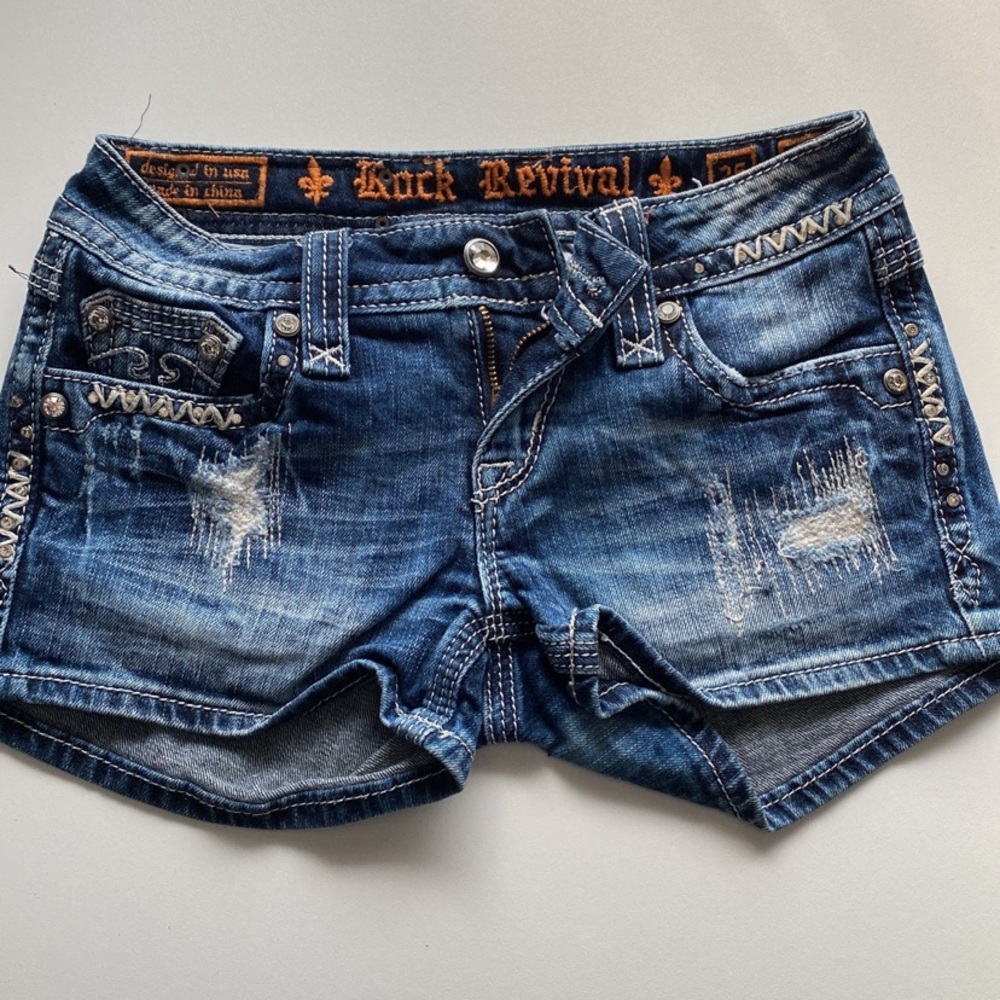 Never worn Rock Revival women’s jean shorts
